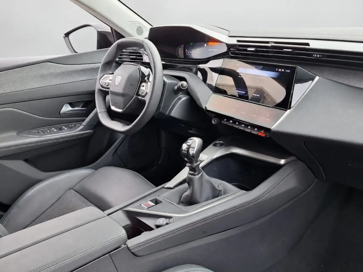 1.2 PureTech Allure Rondomzicht Camera | AGR-Stoelen | Carplay | Climate | LED | 17" Lichtmetaal | Leder/Stof | Digitaal Dashboard | Achteruitrijcamera | Apple Carplay/Android Auto|telefooni