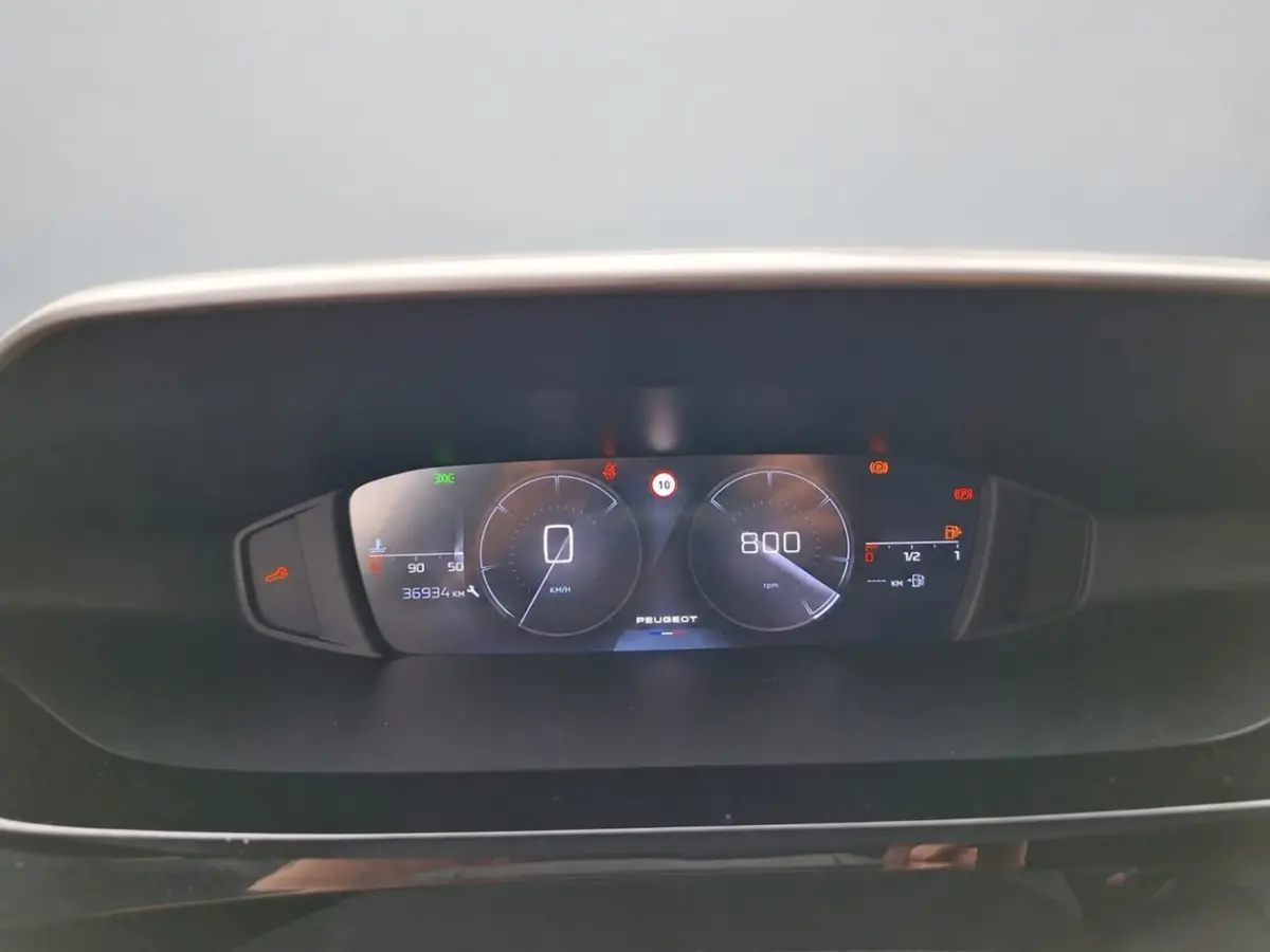 1.2 PureTech Allure Rondomzicht Camera | AGR-Stoelen | Carplay | Climate | LED | 17" Lichtmetaal | Leder/Stof | Digitaal Dashboard | Achteruitrijcamera | Apple Carplay/Android Auto|telefooni