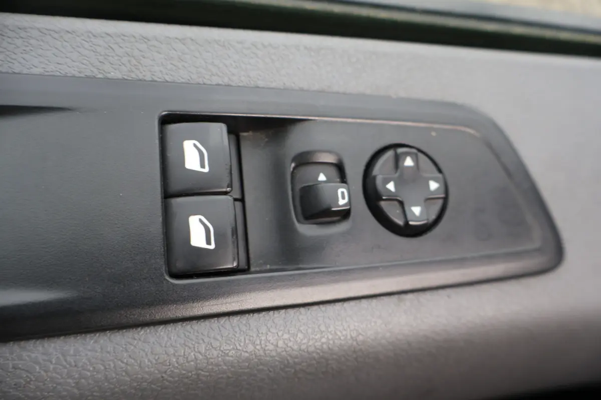 Electric Extra Range Navigator