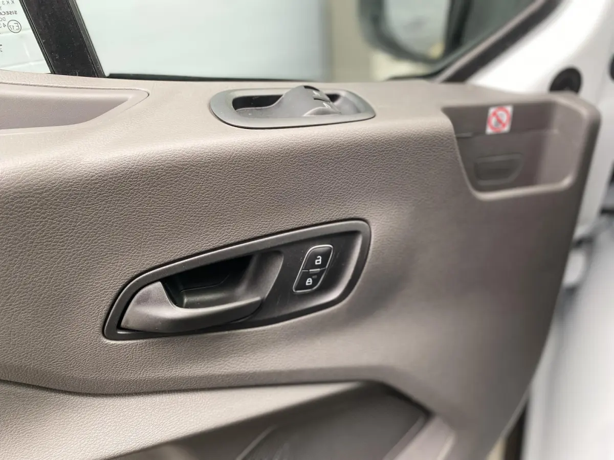 350 L4H3 Trend 184pk RWD 68 KWh | Direct leverbaar | Navigation Pack | Doorloopfunctie cabine | XL laadkabel | All Weather banden | Vehicle Integration System | PRIJS o.b.v. SUBCONTRACTOR"| 