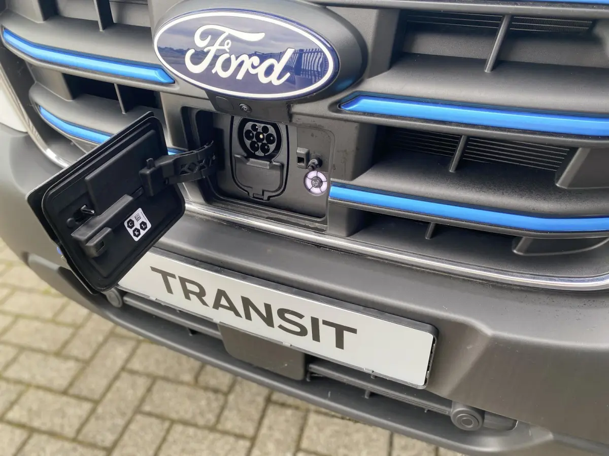 350 L4H3 Trend 184pk RWD 68 KWh | Direct leverbaar | Navigation Pack | Doorloopfunctie cabine | XL laadkabel | All Weather banden | Vehicle Integration System | PRIJS o.b.v. SUBCONTRACTOR"| 