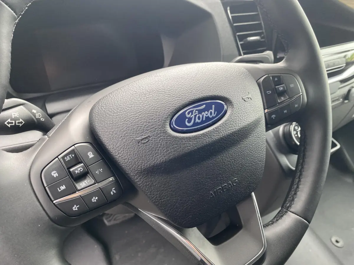 350 L4H3 Trend 184pk RWD 68 KWh | Direct leverbaar | Navigation Pack | Doorloopfunctie cabine | XL laadkabel | All Weather banden | Vehicle Integration System | PRIJS o.b.v. SUBCONTRACTOR"| 