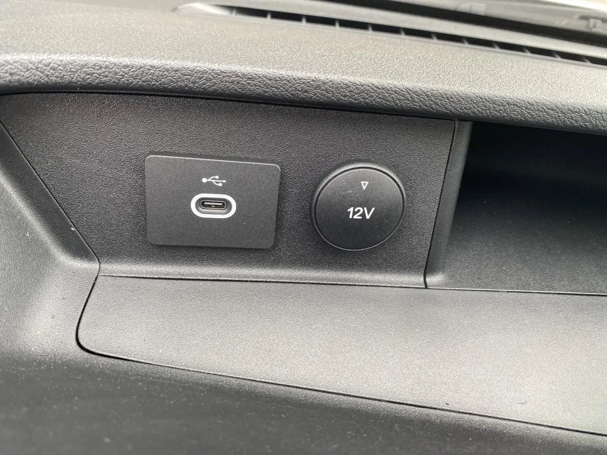 350 L4H3 Trend 184pk RWD 68 KWh | Direct leverbaar | Navigation Pack | Doorloopfunctie cabine | XL laadkabel | All Weather banden | Vehicle Integration System | PRIJS o.b.v. SUBCONTRACTOR"| 