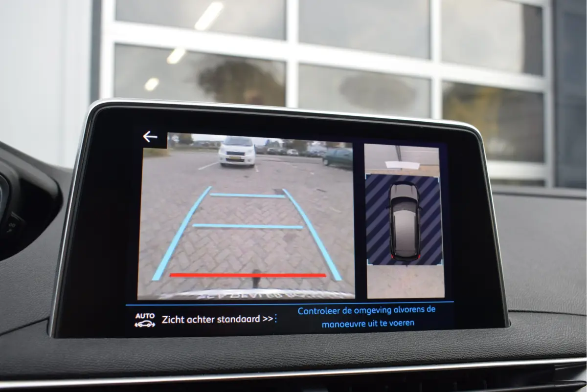 1.2 Blue Lease Premium 130PK | Nieuwe motor | Focal Audio | 360° Camera | Elek. Kofferklep