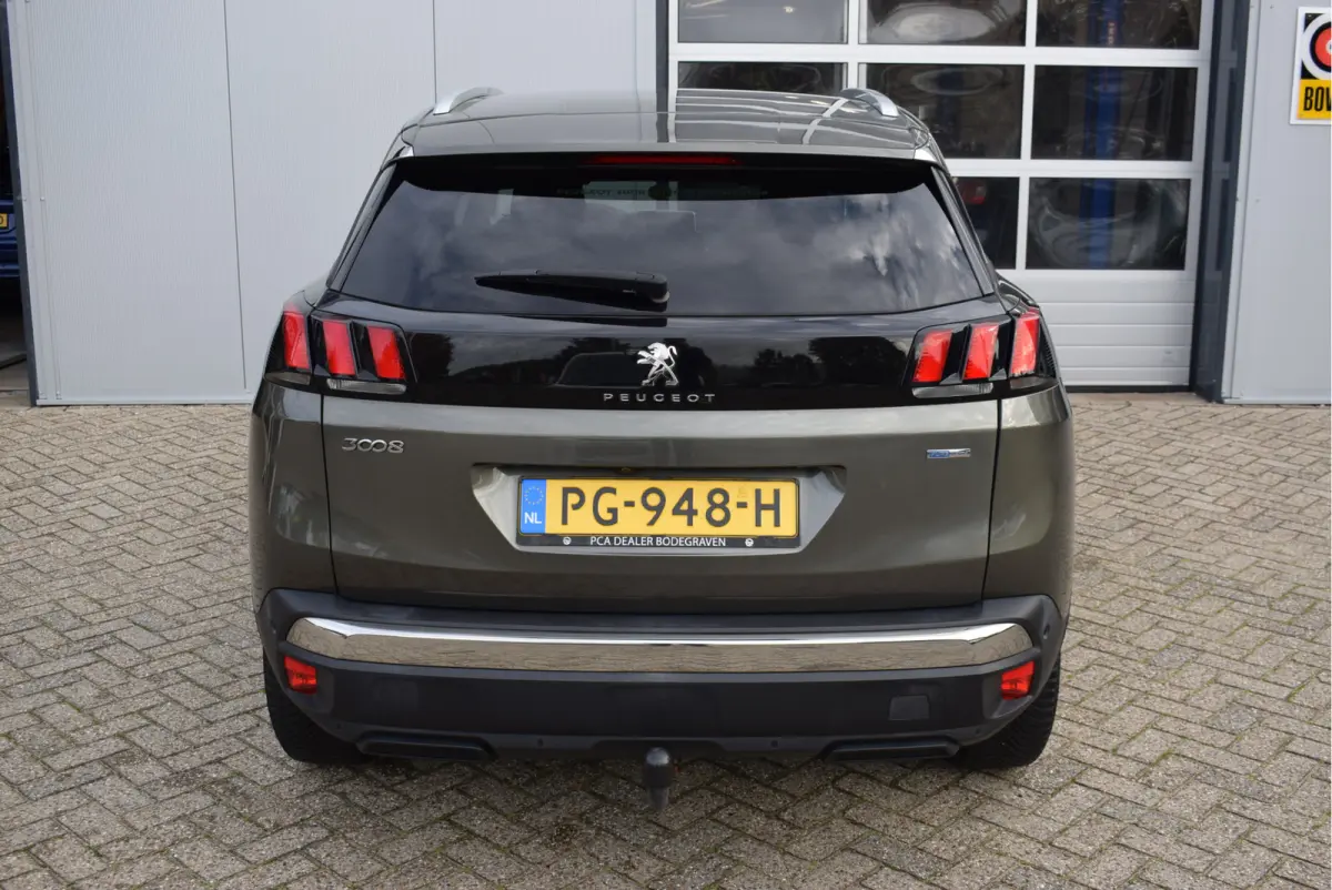 1.2 Blue Lease Premium 130PK | Nieuwe motor | Focal Audio | 360° Camera | Elek. Kofferklep