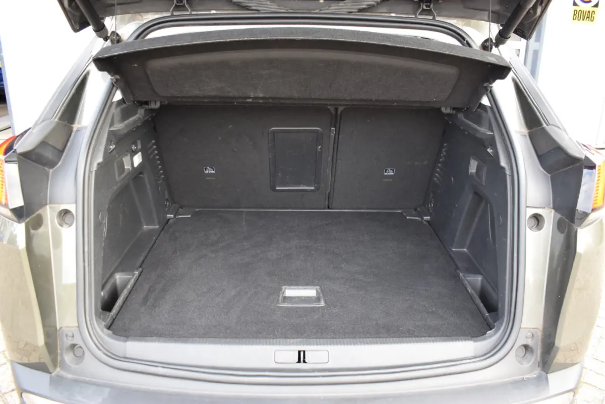 1.2 Blue Lease Premium 130PK | Nieuwe motor | Focal Audio | 360° Camera | Elek. Kofferklep
