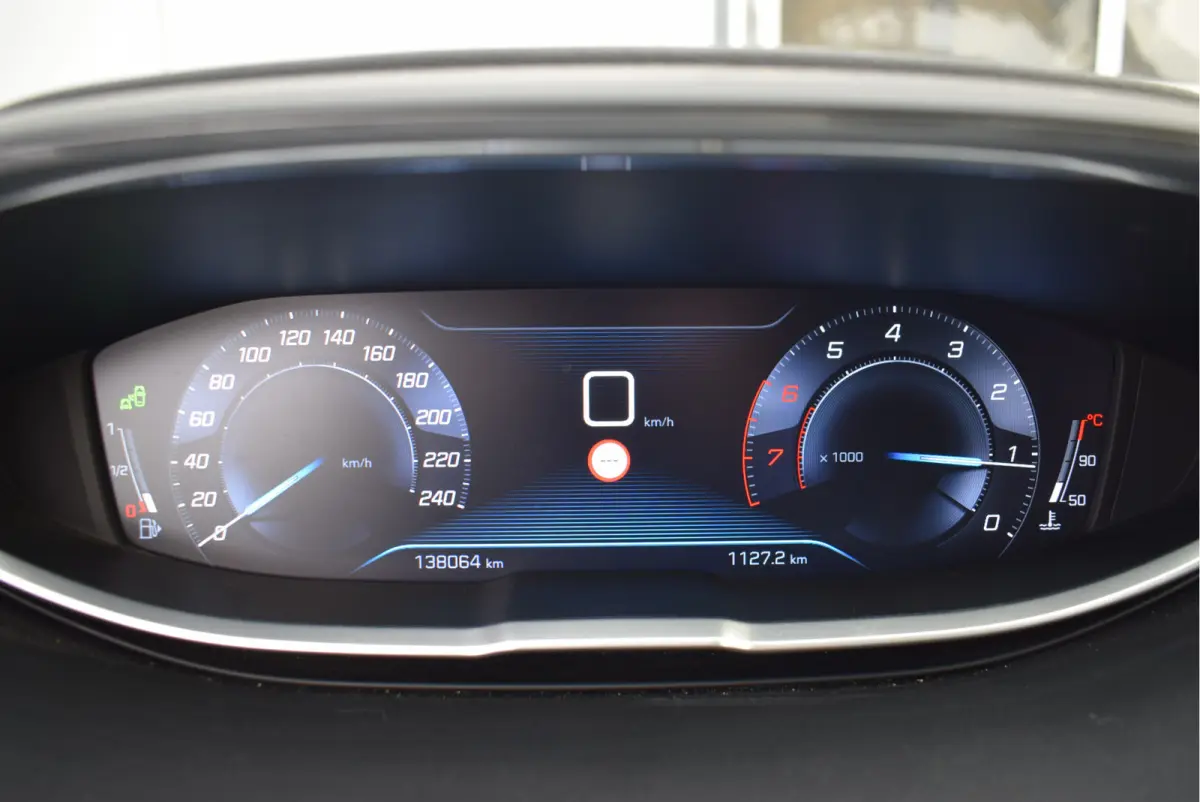 1.2 Blue Lease Premium 130PK | Nieuwe motor | Focal Audio | 360° Camera | Elek. Kofferklep