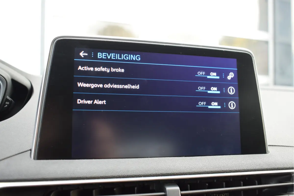 1.2 Blue Lease Premium 130PK | Nieuwe motor | Focal Audio | 360° Camera | Elek. Kofferklep