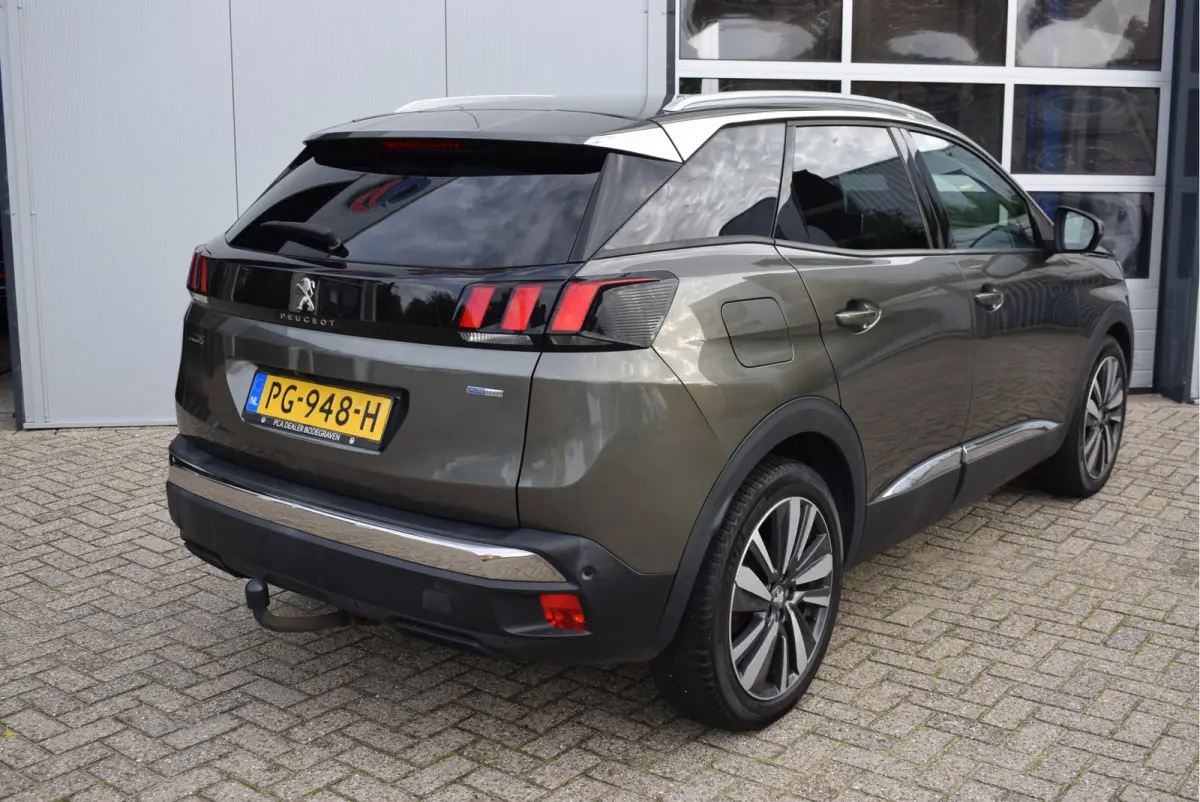 1.2 Blue Lease Premium 130PK | Nieuwe motor | Focal Audio | 360° Camera | Elek. Kofferklep