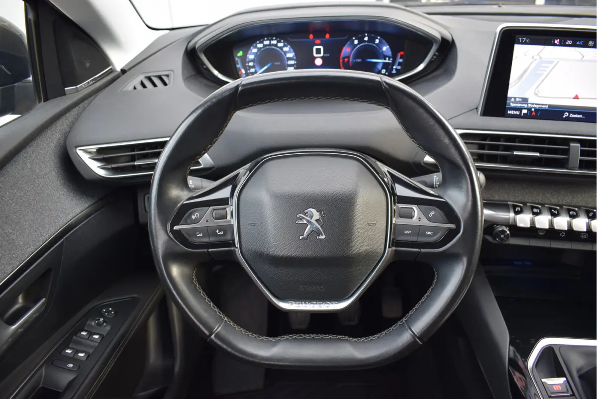 1.2 Blue Lease Premium 130PK | Nieuwe motor | Focal Audio | 360° Camera | Elek. Kofferklep