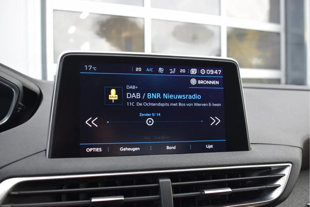 1.2 Blue Lease Premium 130PK | Nieuwe motor | Focal Audio | 360° Camera | Elek. Kofferklep