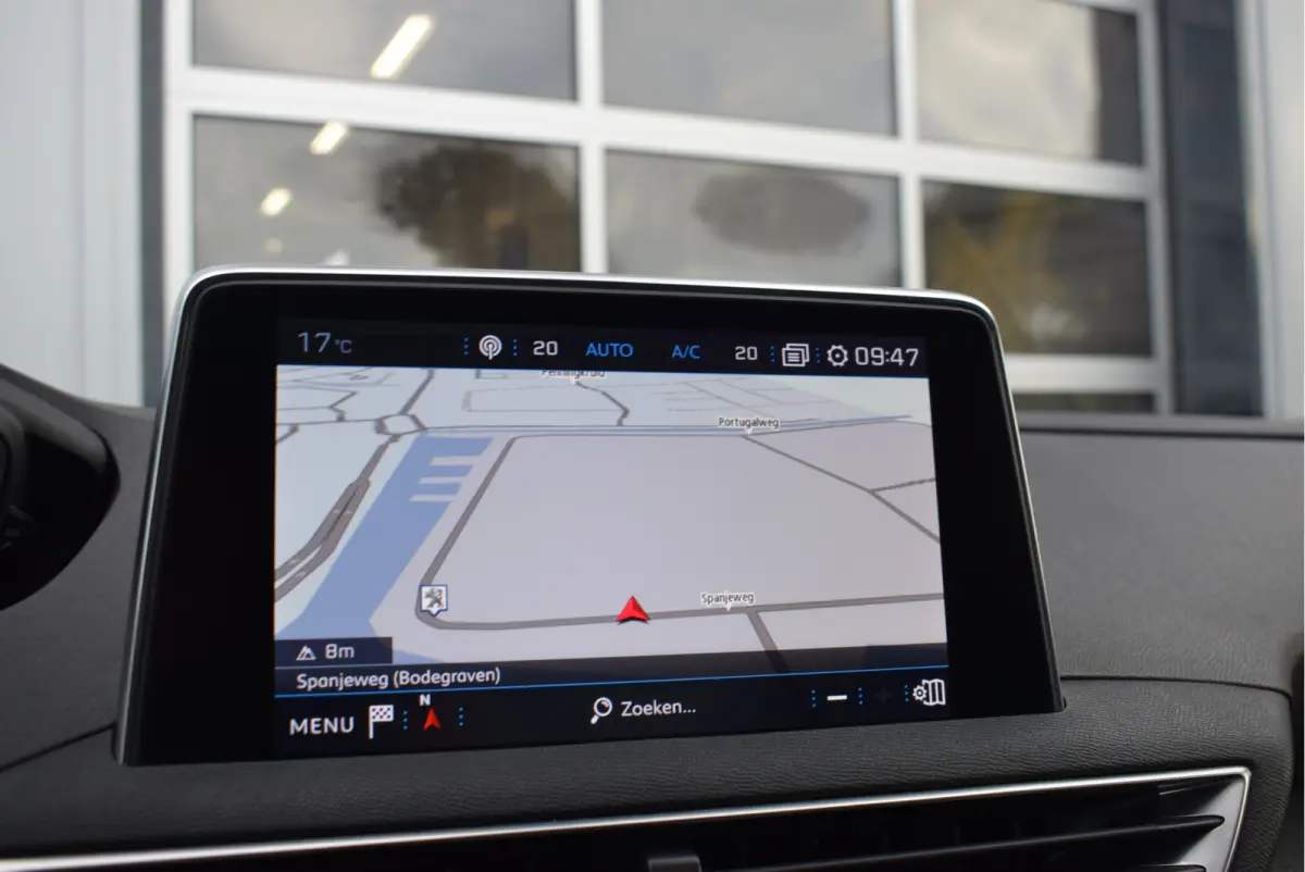 1.2 Blue Lease Premium 130PK | Nieuwe motor | Focal Audio | 360° Camera | Elek. Kofferklep