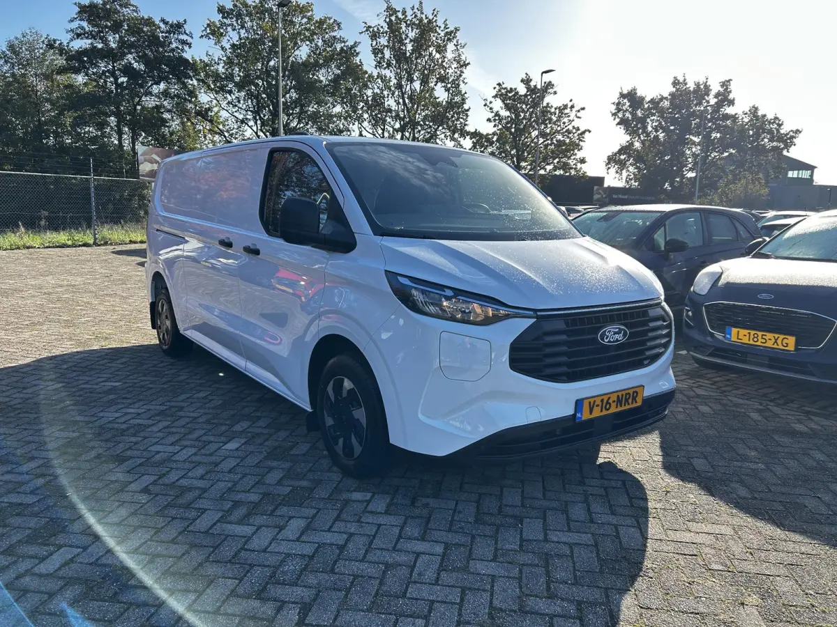 320 2.5 PHEV L2H1 Trend | Automaat | Trekhaak voorbereiding | Stoelverwarming | Adaptive Cruise Control