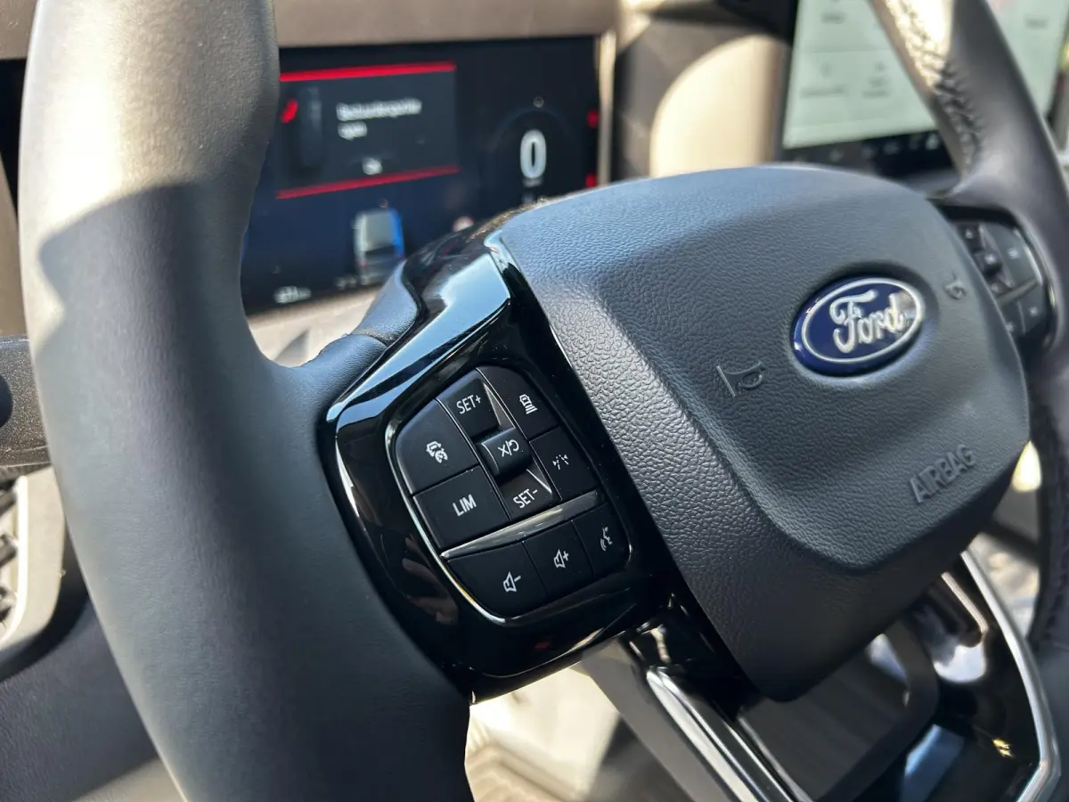 320 2.5 PHEV L2H1 Trend | Automaat | Trekhaak voorbereiding | Stoelverwarming | Adaptive Cruise Control