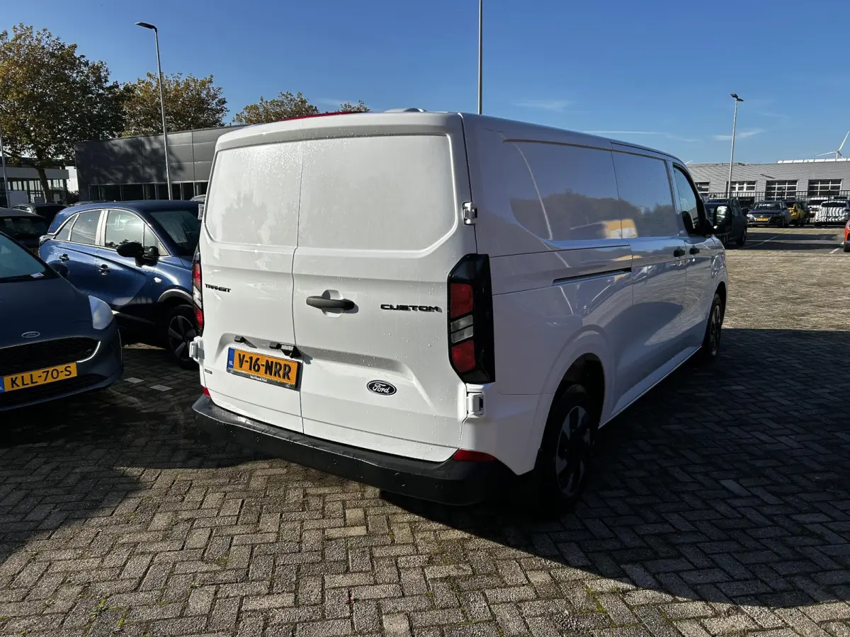 320 2.5 PHEV L2H1 Trend | Automaat | Trekhaak voorbereiding | Stoelverwarming | Adaptive Cruise Control