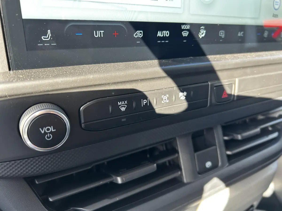 320 2.5 PHEV L2H1 Trend | Automaat | Trekhaak voorbereiding | Stoelverwarming | Adaptive Cruise Control