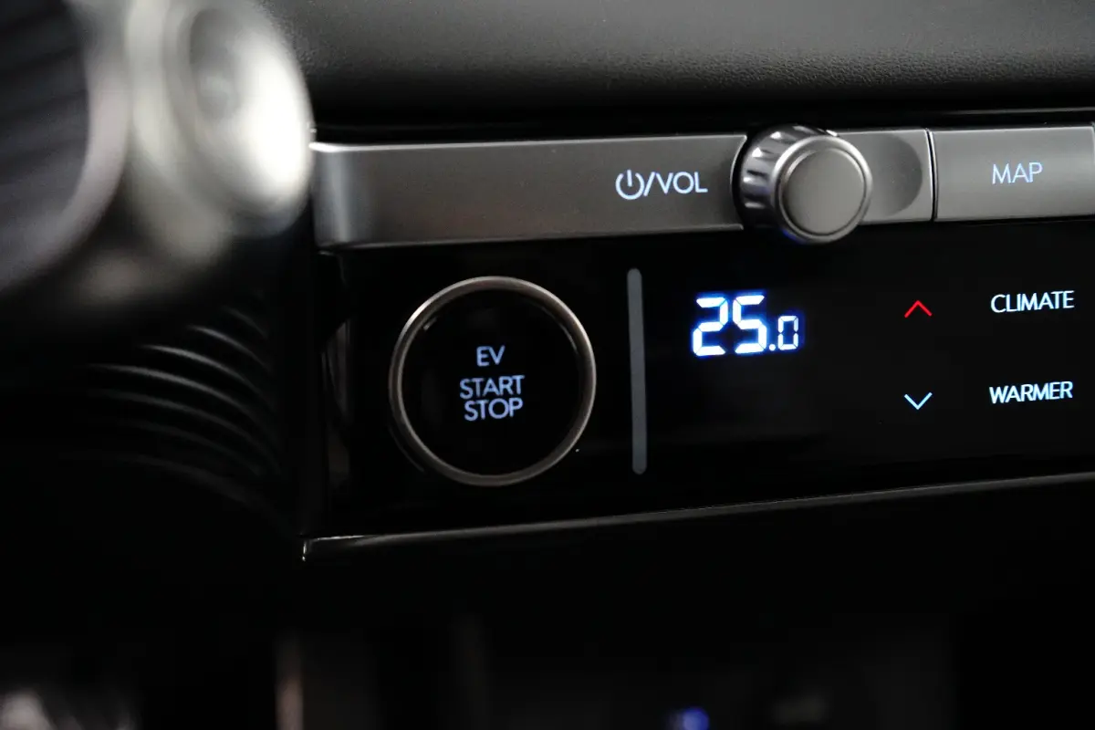 Lounge 77.4 kWh | Navigatie | Elektrisch verstelb. bestuurdersstoel | Stuur- & Stoelverwarming | 360 Graden Camera | Apple Carplay & Android Auto |