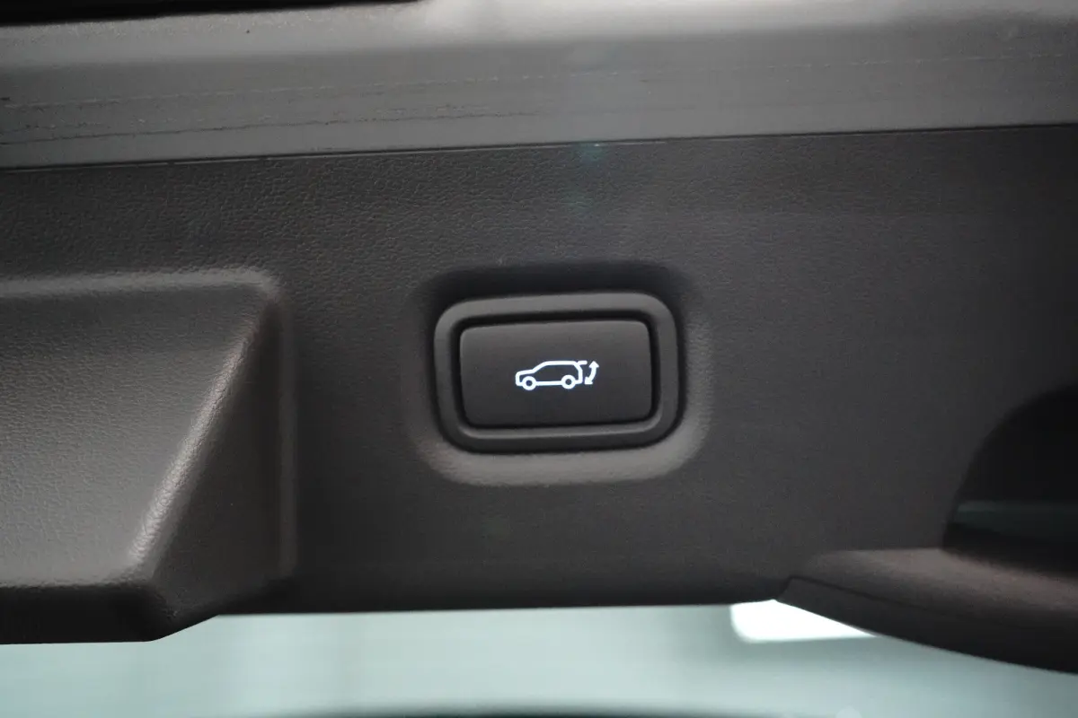 Lounge 77.4 kWh | Navigatie | Elektrisch verstelb. bestuurdersstoel | Stuur- & Stoelverwarming | 360 Graden Camera | Apple Carplay & Android Auto |