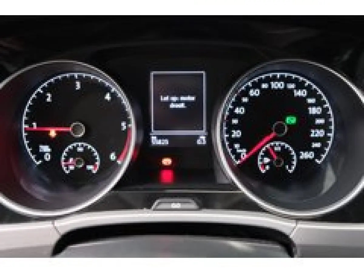 > TOURAN< 2.0 TDI 150 PK DSG > Grijskenteken < - Airco, Cruise, PDC.