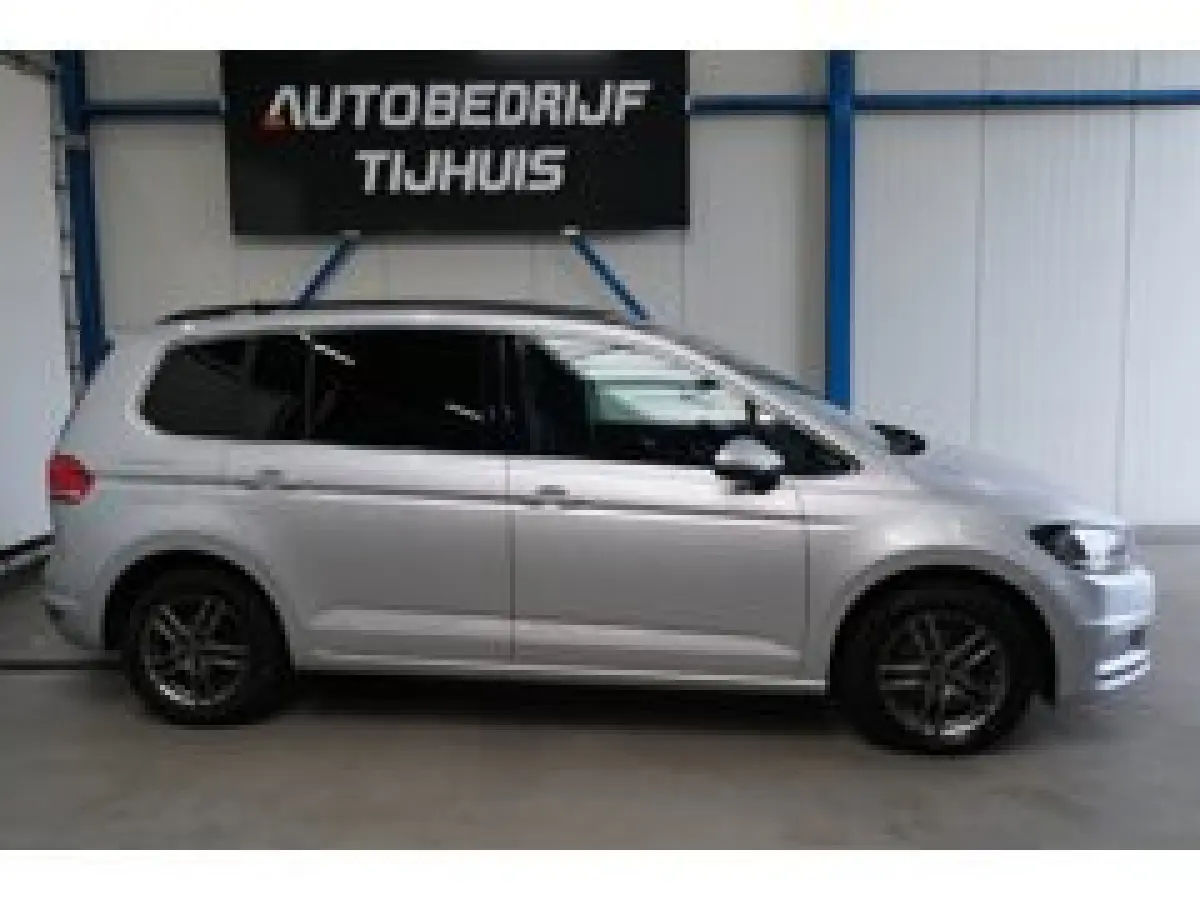 > TOURAN< 2.0 TDI 150 PK DSG > Grijskenteken < - Airco, Cruise, PDC.