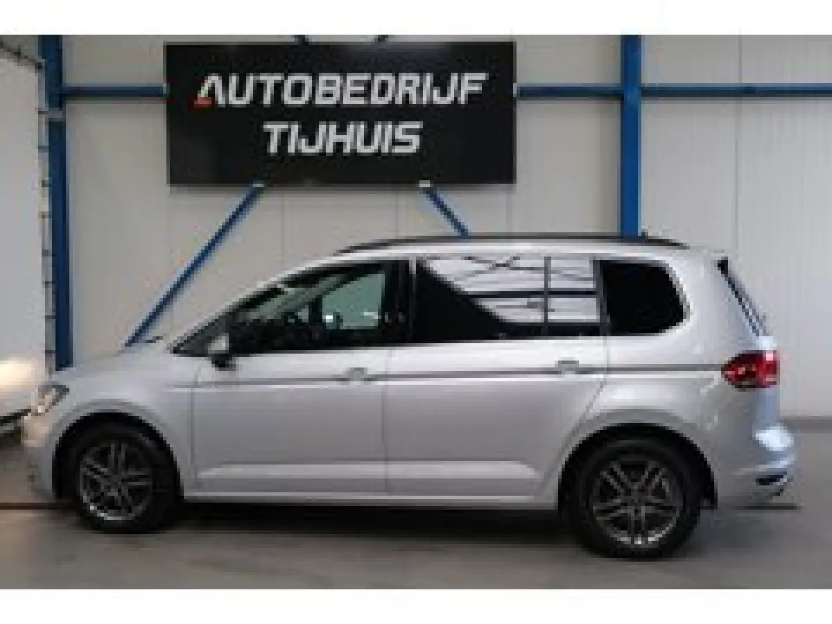 > TOURAN< 2.0 TDI 150 PK DSG > Grijskenteken < - Airco, Cruise, PDC.