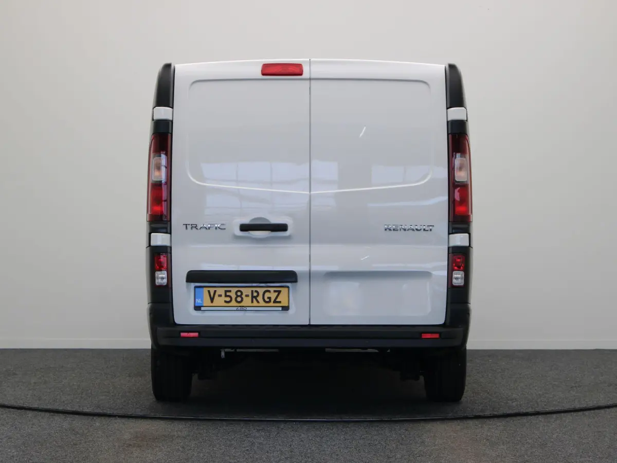 2.0 dCi 110pk T30 L2H1 Comfort | Laadruimtepakket | Vierseizoenbanden | Parkeersensoren achter | Keyless entry |