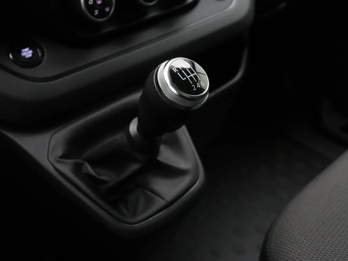 2.0 dCi 110pk T30 L2H1 Comfort | Laadruimtepakket | Vierseizoenbanden | Parkeersensoren achter | Keyless entry |