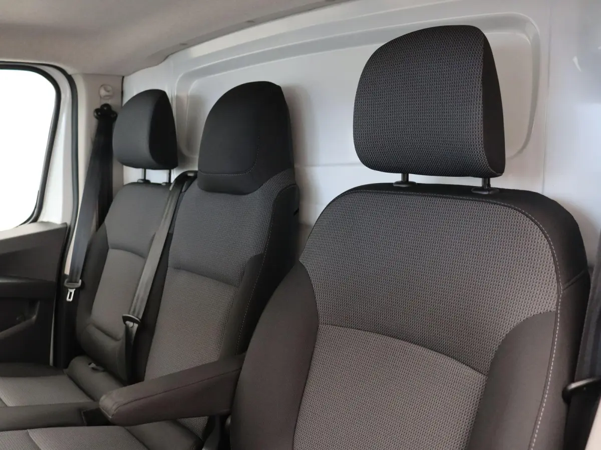 2.0 dCi 110pk T30 L2H1 Comfort | Laadruimtepakket | Vierseizoenbanden | Parkeersensoren achter | Keyless entry |