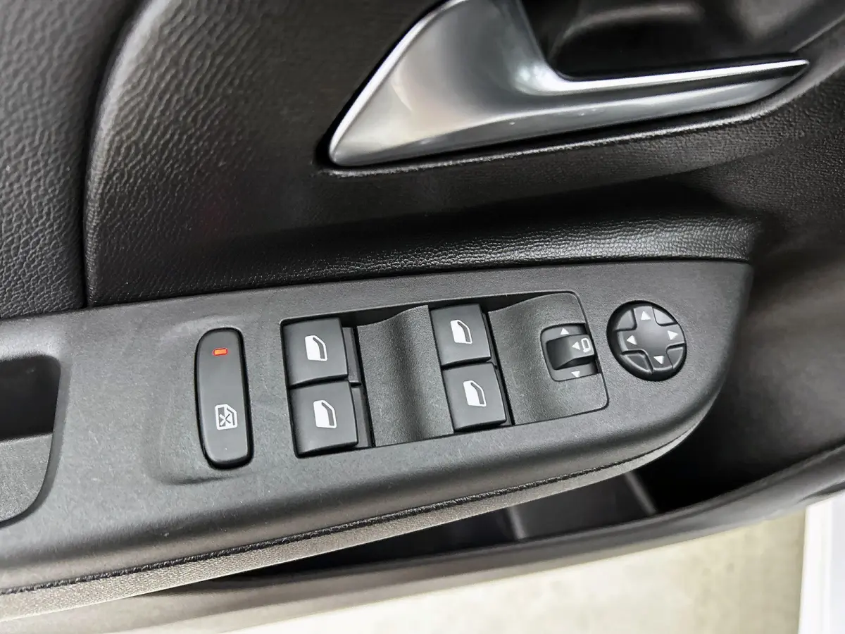 1.2 75 pk GS | Climate control | Navigatie | Achteruitrijcamera  | Apple Carplay en Android Auto