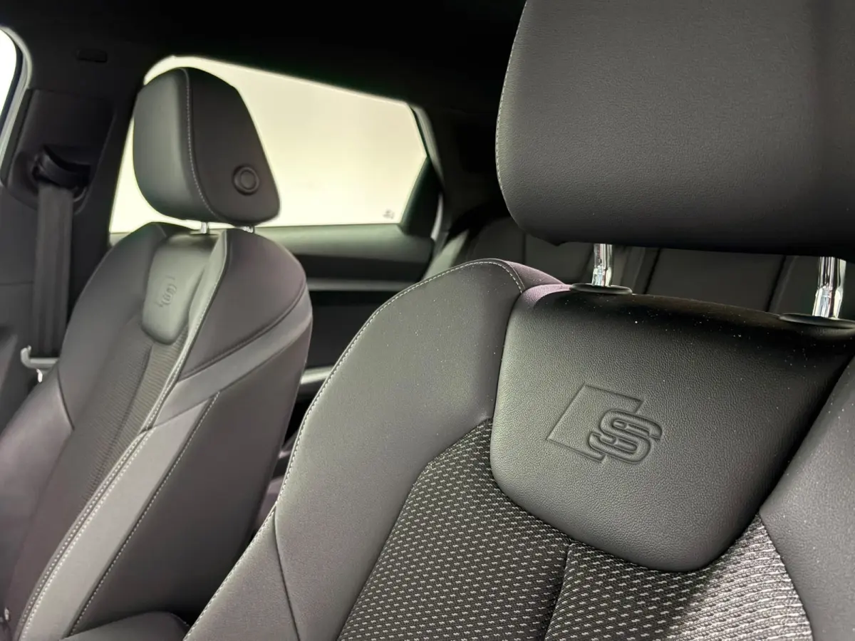 30 TFSI 3x S Line KeylessGo|Sfeerv|CarPlay|Cruise