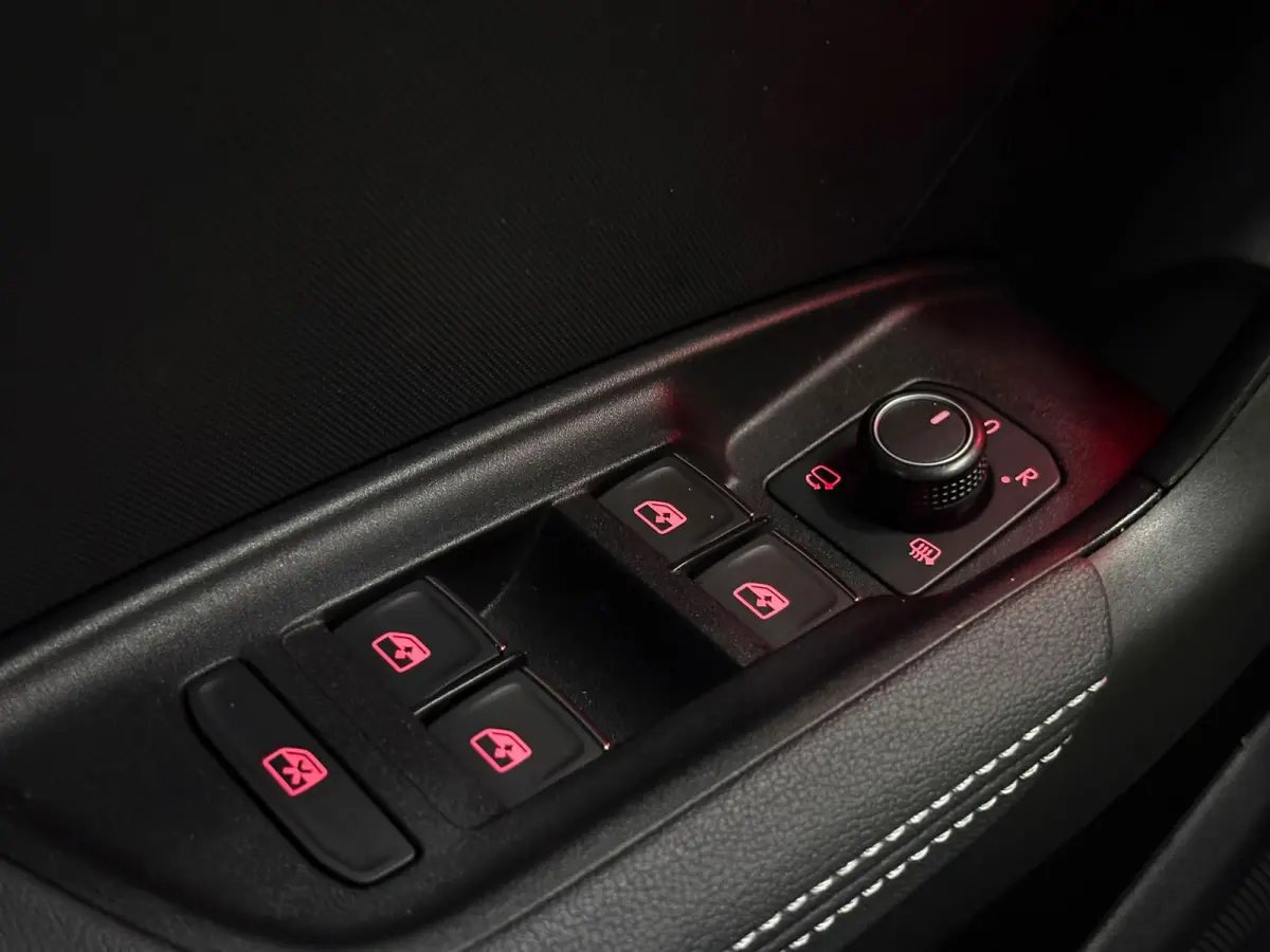 30 TFSI 3x S Line KeylessGo|Sfeerv|CarPlay|Cruise