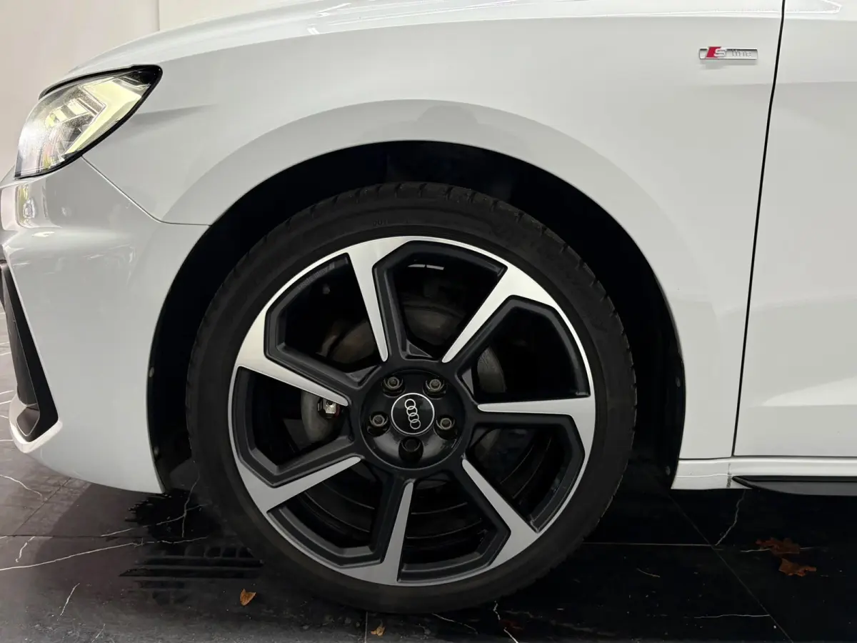 30 TFSI 3x S Line KeylessGo|Sfeerv|CarPlay|Cruise