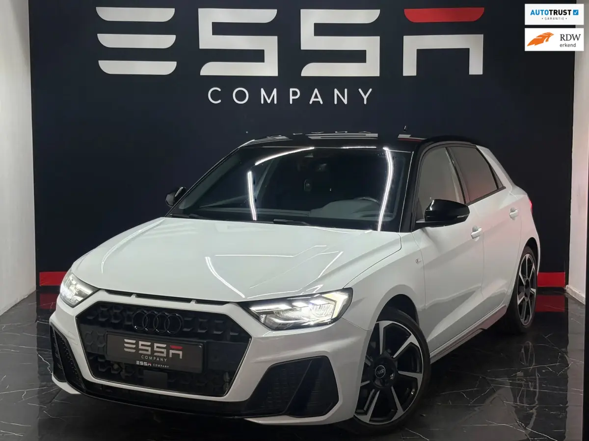 30 TFSI 3x S Line KeylessGo|Sfeerv|CarPlay|Cruise
