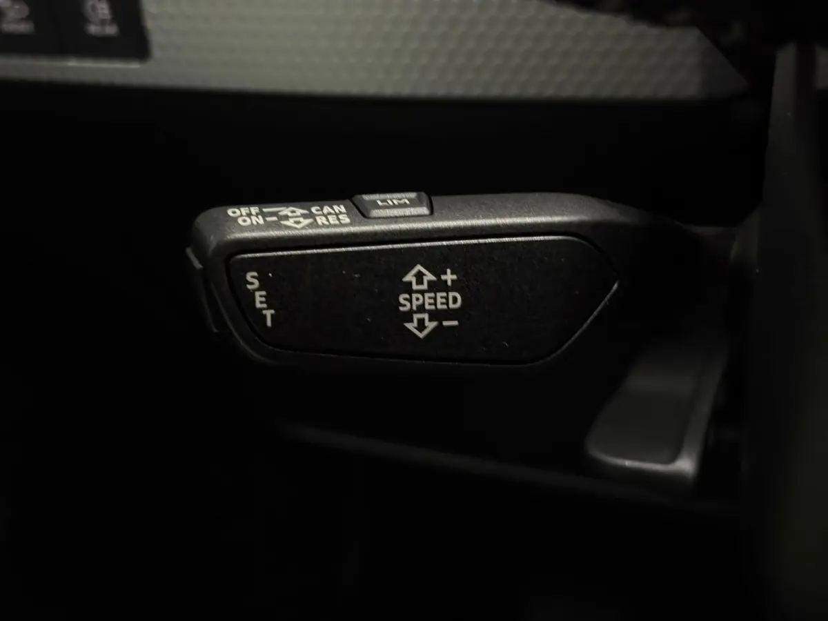 30 TFSI 3x S Line KeylessGo|Sfeerv|CarPlay|Cruise