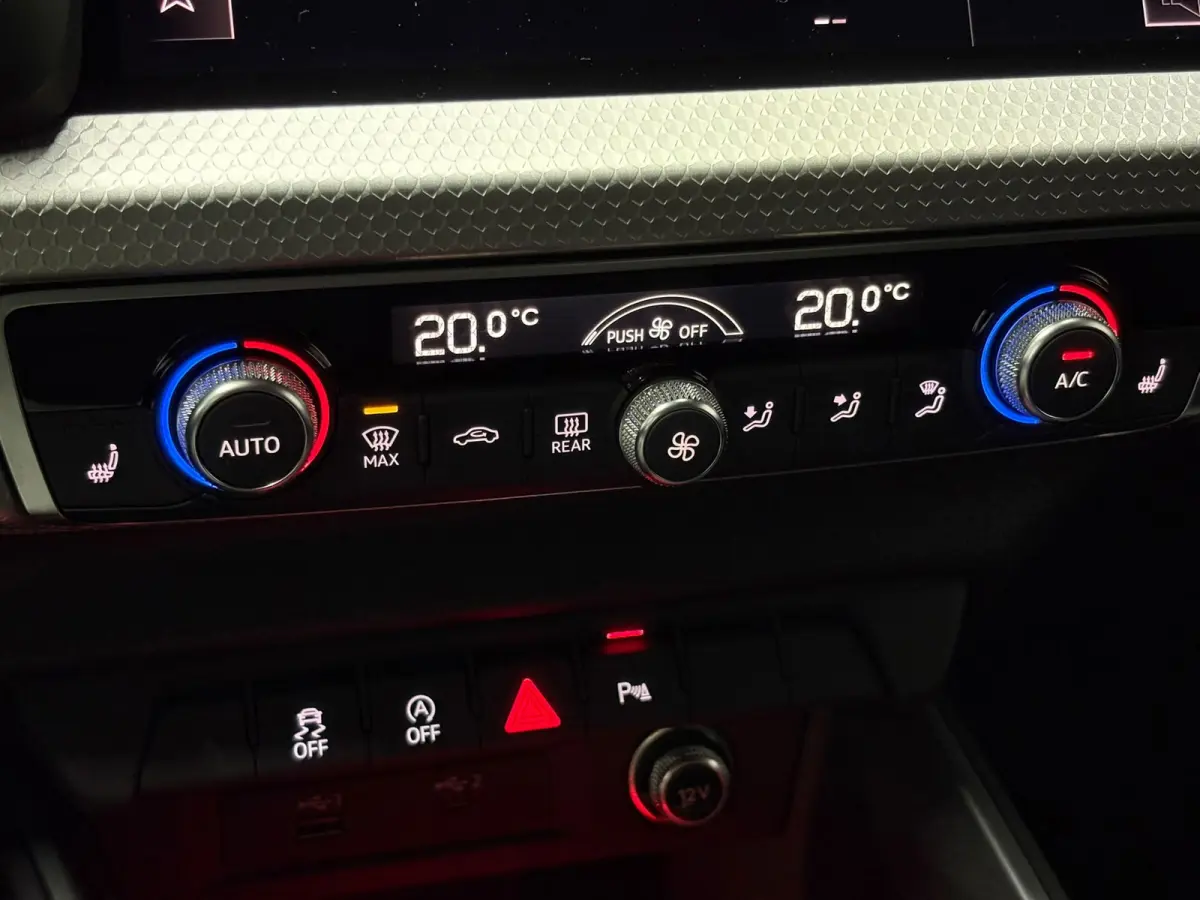 30 TFSI 3x S Line KeylessGo|Sfeerv|CarPlay|Cruise