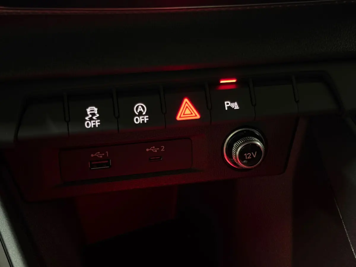 30 TFSI 3x S Line KeylessGo|Sfeerv|CarPlay|Cruise