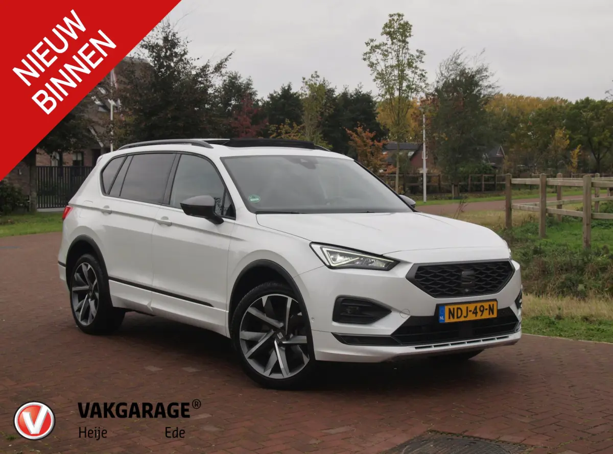 1.4 TSI e-Hybrid PHEV FR | Panoramadak | Trekhaak | 360 Camera | Sfeerverlichting | Sportstoelen | Dealeronderhouden |