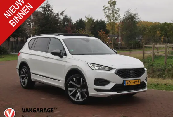 1.4 TSI e-Hybrid PHEV FR | Panoramadak | Trekhaak | 360 Camera | Sfeerverlichting | Sportstoelen | Dealeronderhouden |