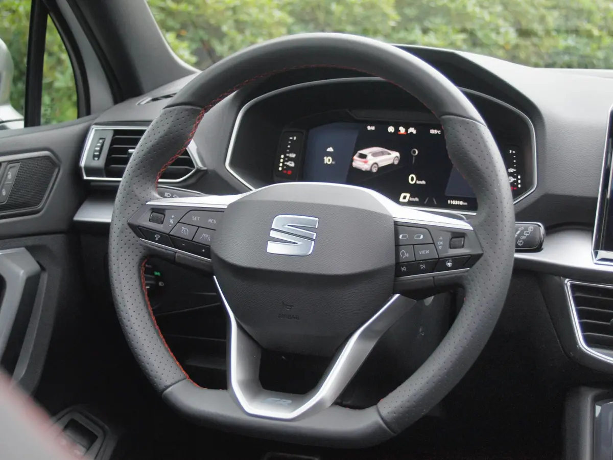 1.4 TSI e-Hybrid PHEV FR | Panoramadak | Trekhaak | 360 Camera | Sfeerverlichting | Sportstoelen | Dealeronderhouden |