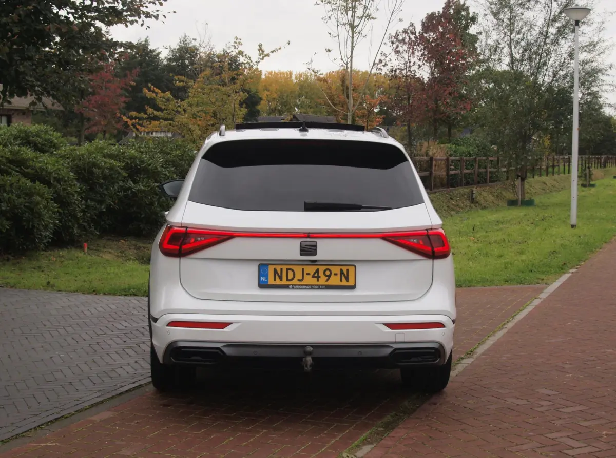 1.4 TSI e-Hybrid PHEV FR | Panoramadak | Trekhaak | 360 Camera | Sfeerverlichting | Sportstoelen | Dealeronderhouden |