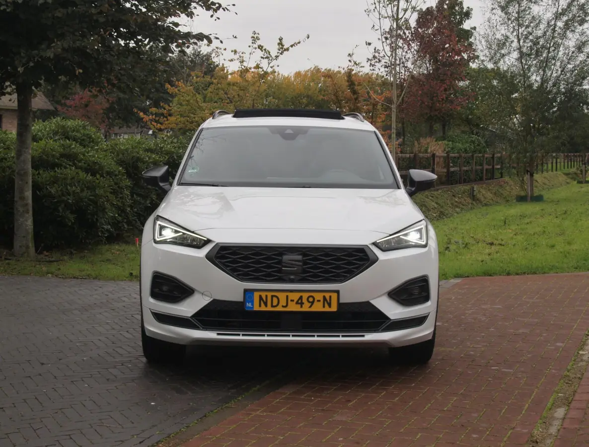 1.4 TSI e-Hybrid PHEV FR | Panoramadak | Trekhaak | 360 Camera | Sfeerverlichting | Sportstoelen | Dealeronderhouden |
