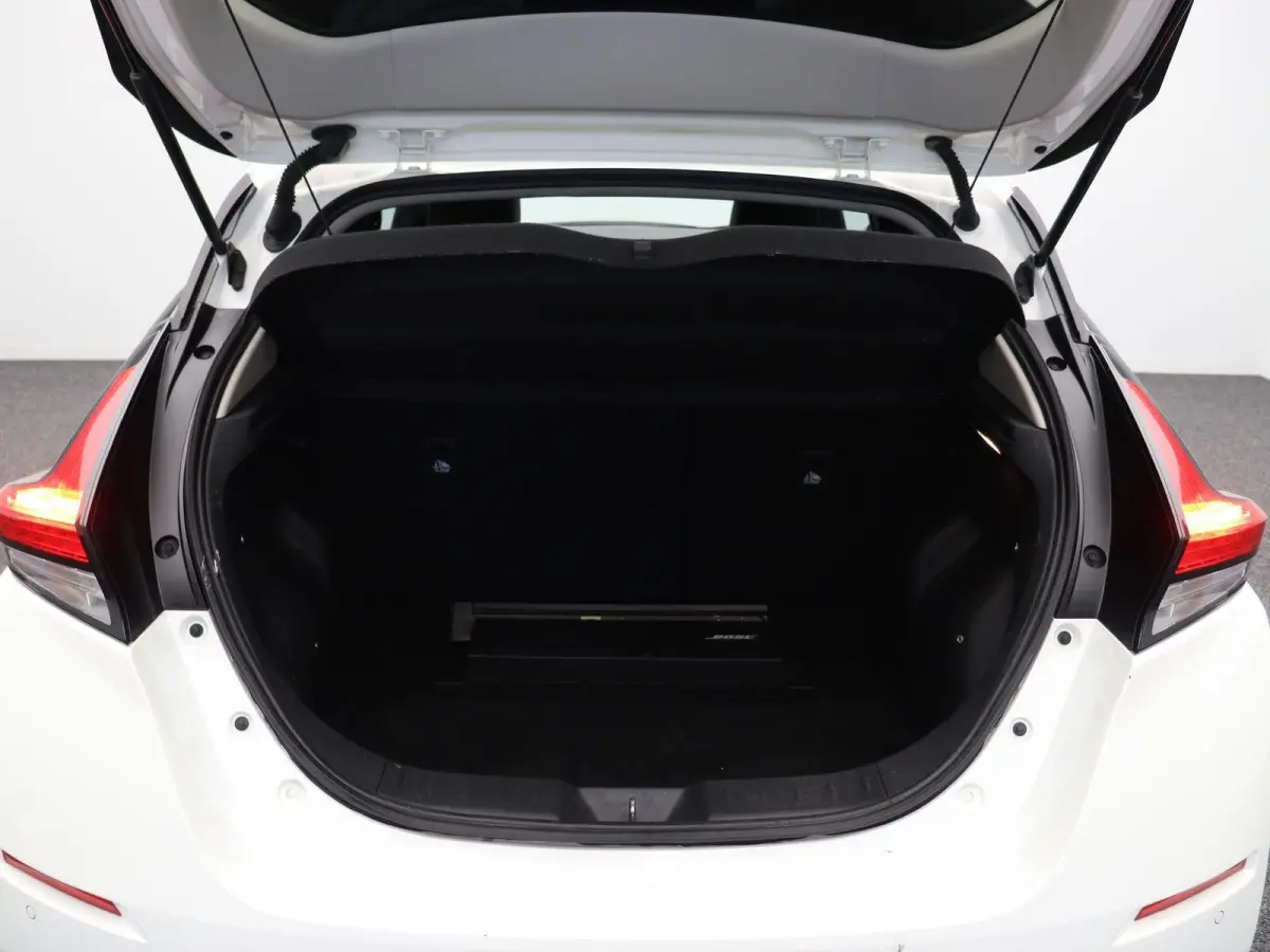 Tekna 40 kWh | Bose Premium Audio | 87% SoH | Adaptive cruise control | Lederen bekleding | Climate control | Stoel en stuurverwarming |