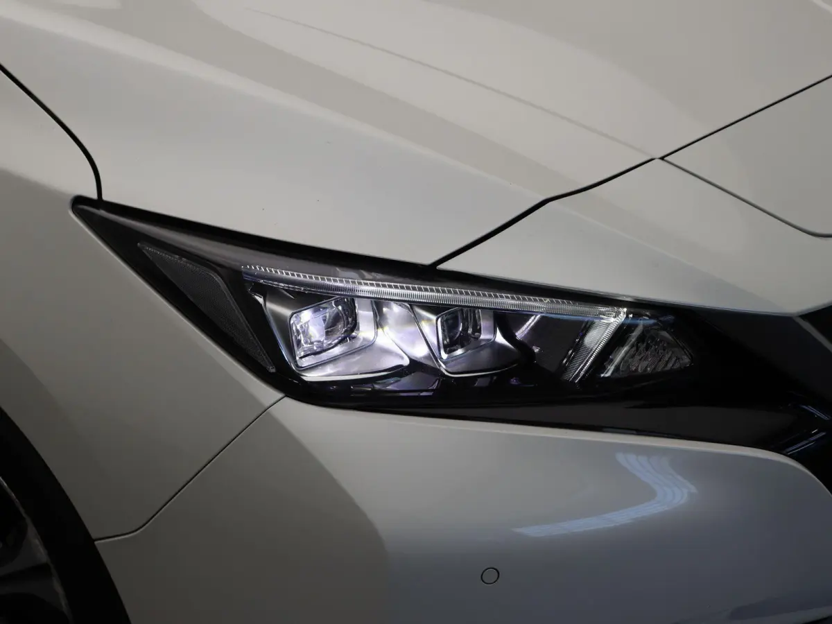 Tekna 40 kWh | Bose Premium Audio | 87% SoH | Adaptive cruise control | Lederen bekleding | Climate control | Stoel en stuurverwarming |