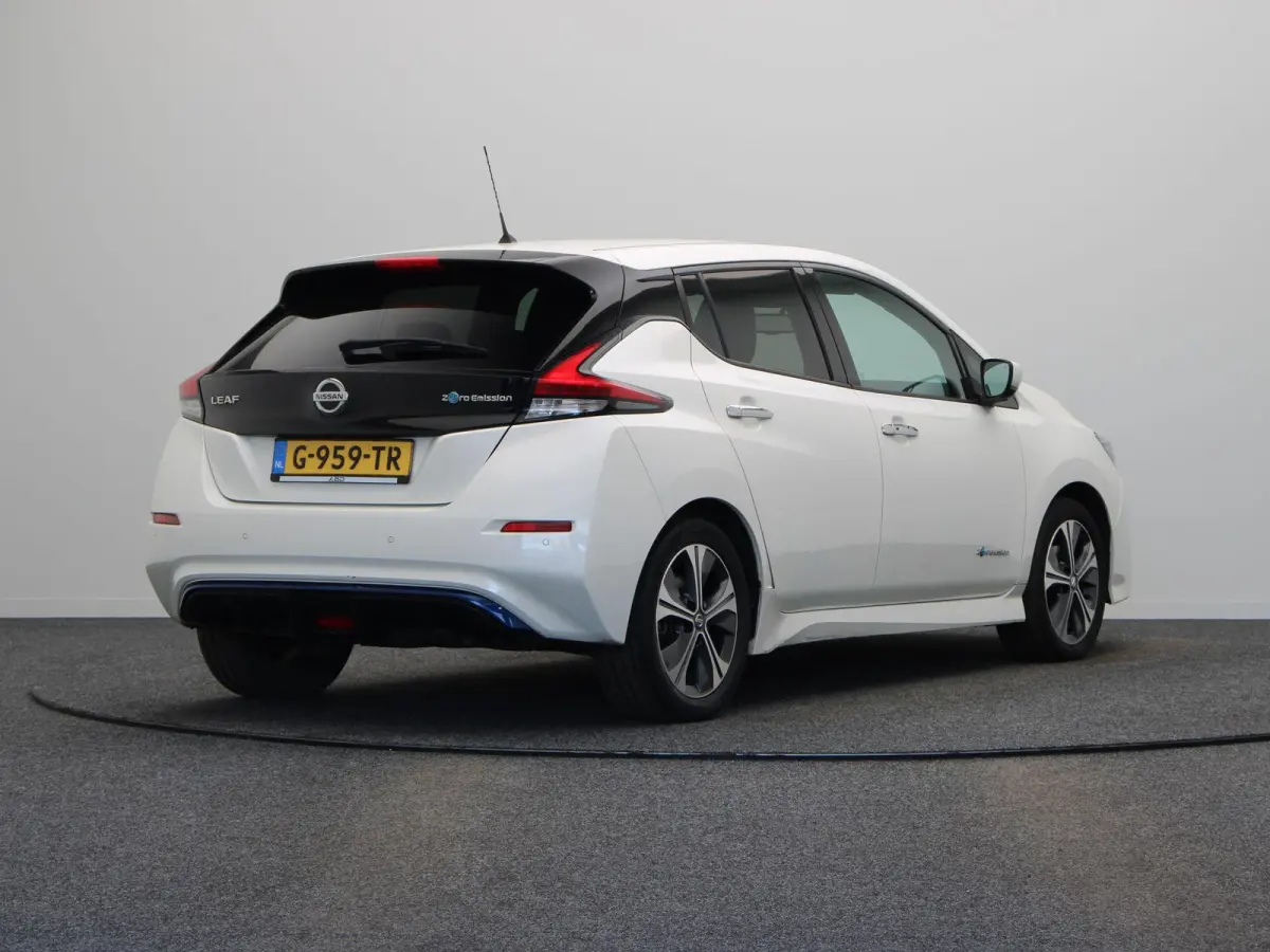 Tekna 40 kWh | Bose Premium Audio | 87% SoH | Adaptive cruise control | Lederen bekleding | Climate control | Stoel en stuurverwarming |