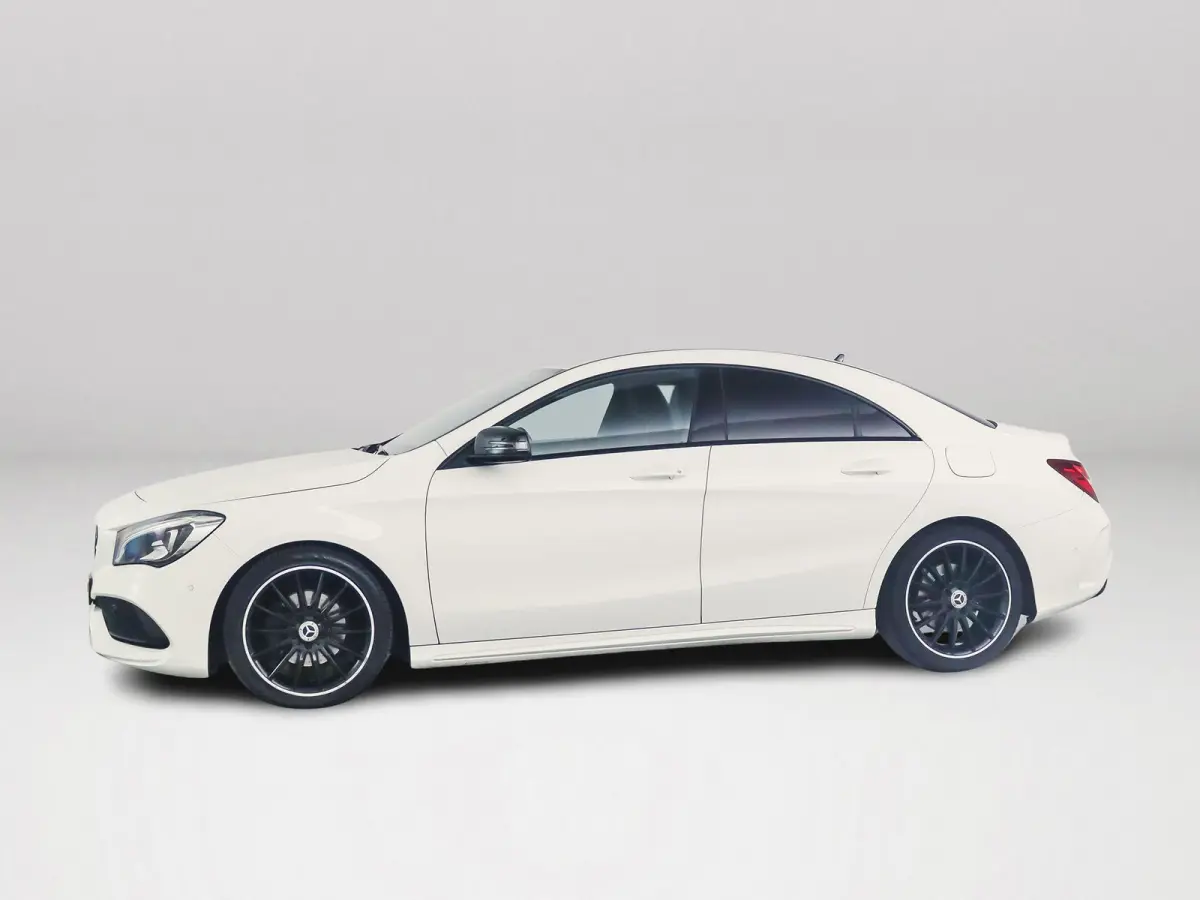 180 AMG Night Edition Plus | Park assist | Airco | Cruise control | Getint glas
