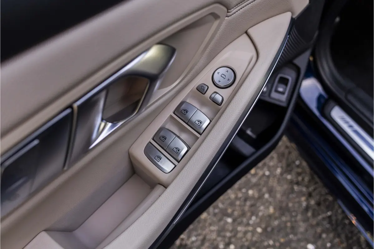 330e Business Edition Plus M-Pakket  / Pano dak