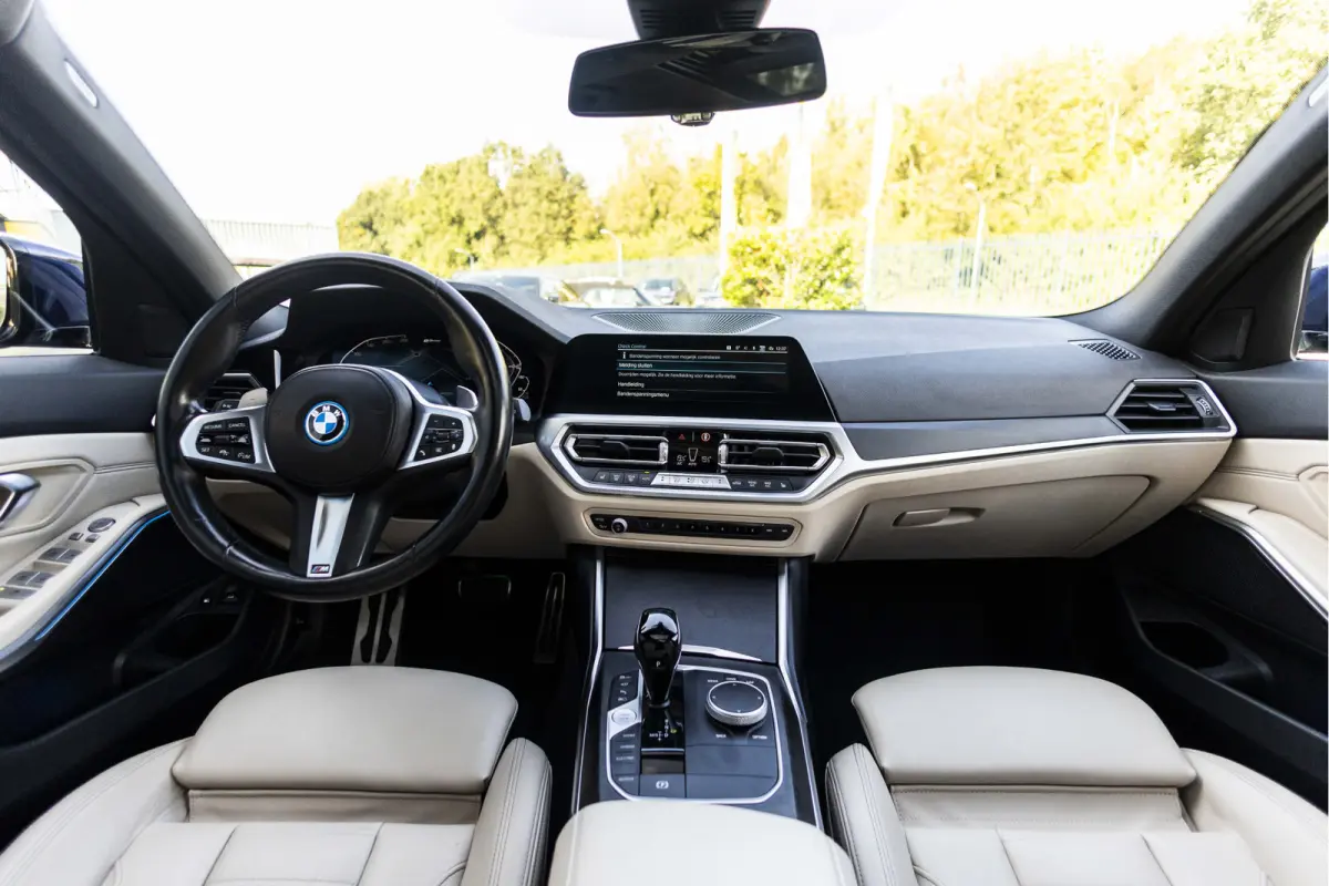 330e Business Edition Plus M-Pakket  / Pano dak