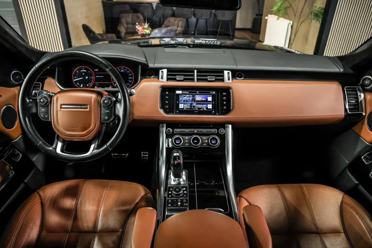 4.4 SDV8 Autobiography Dynamic