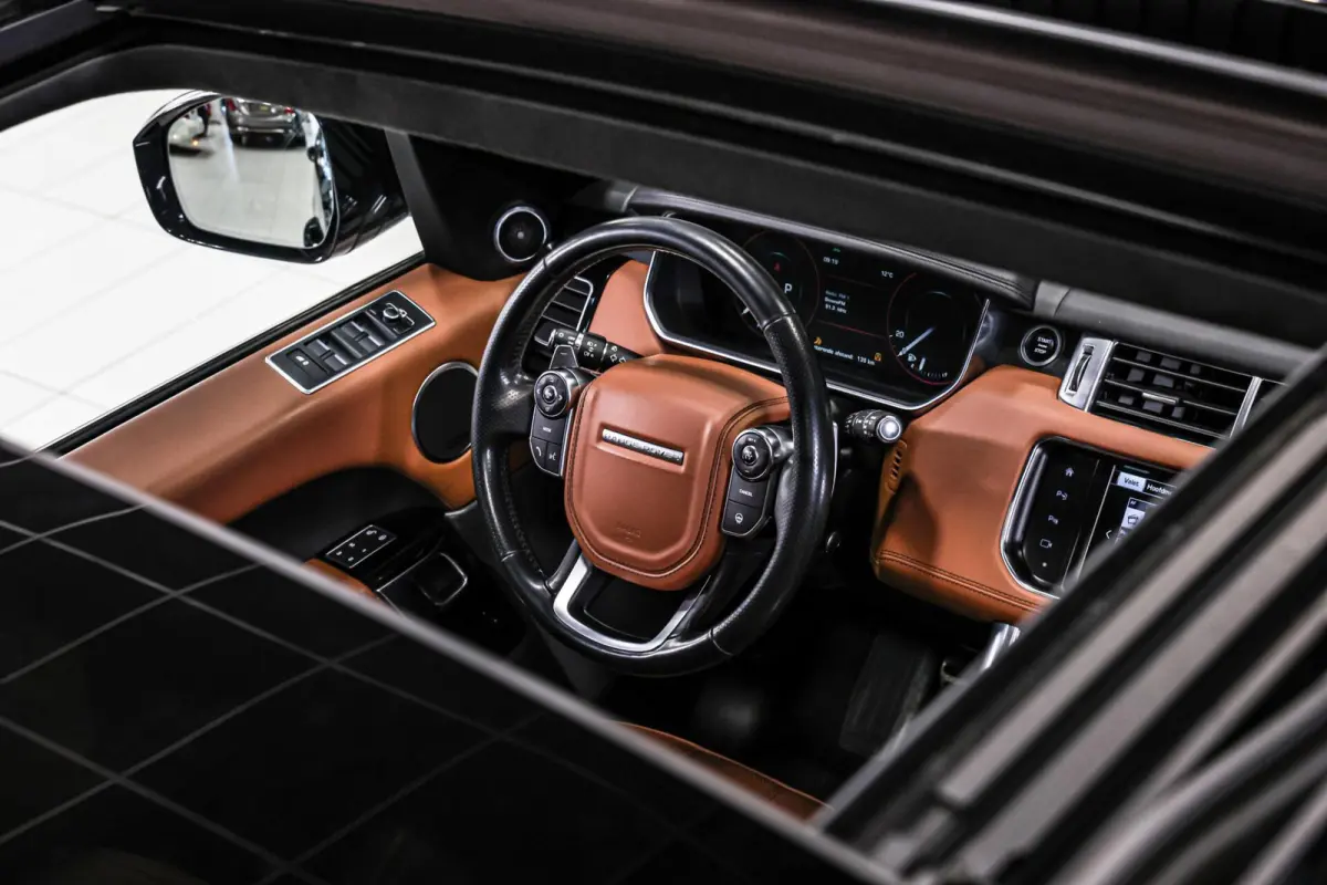 4.4 SDV8 Autobiography Dynamic
