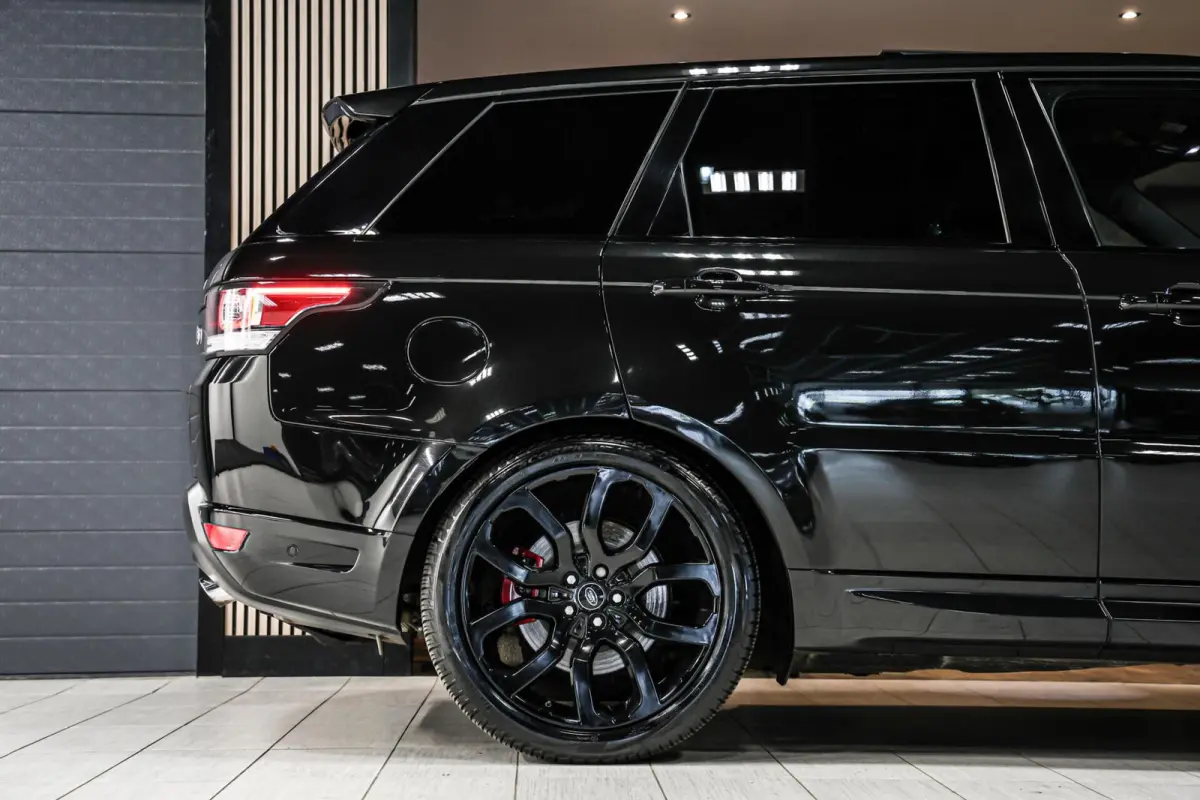 4.4 SDV8 Autobiography Dynamic